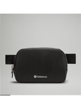 Lululemon-Everywhere belt bag- Black Cactus leather-1L-NWT